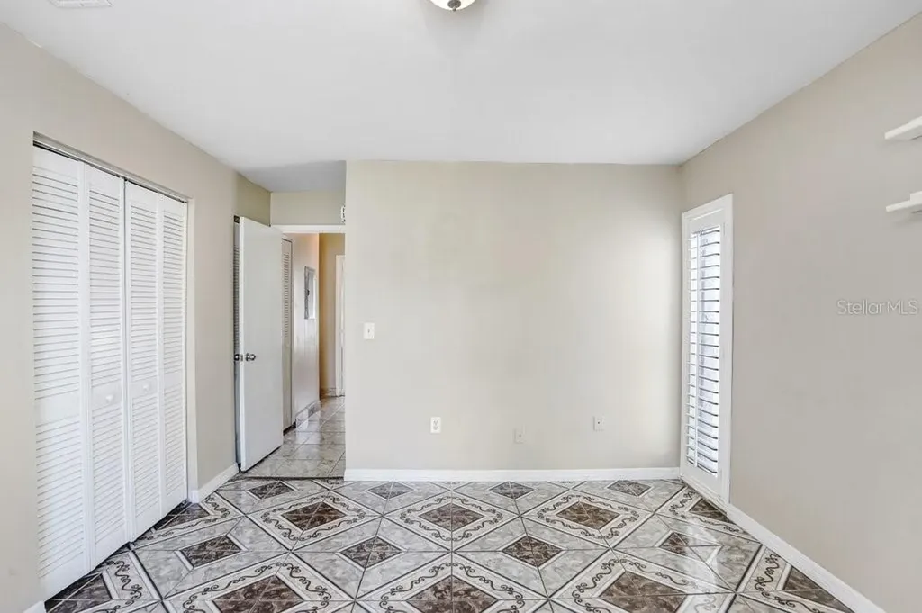 3821 S Lake Drive Tampa FL 33614