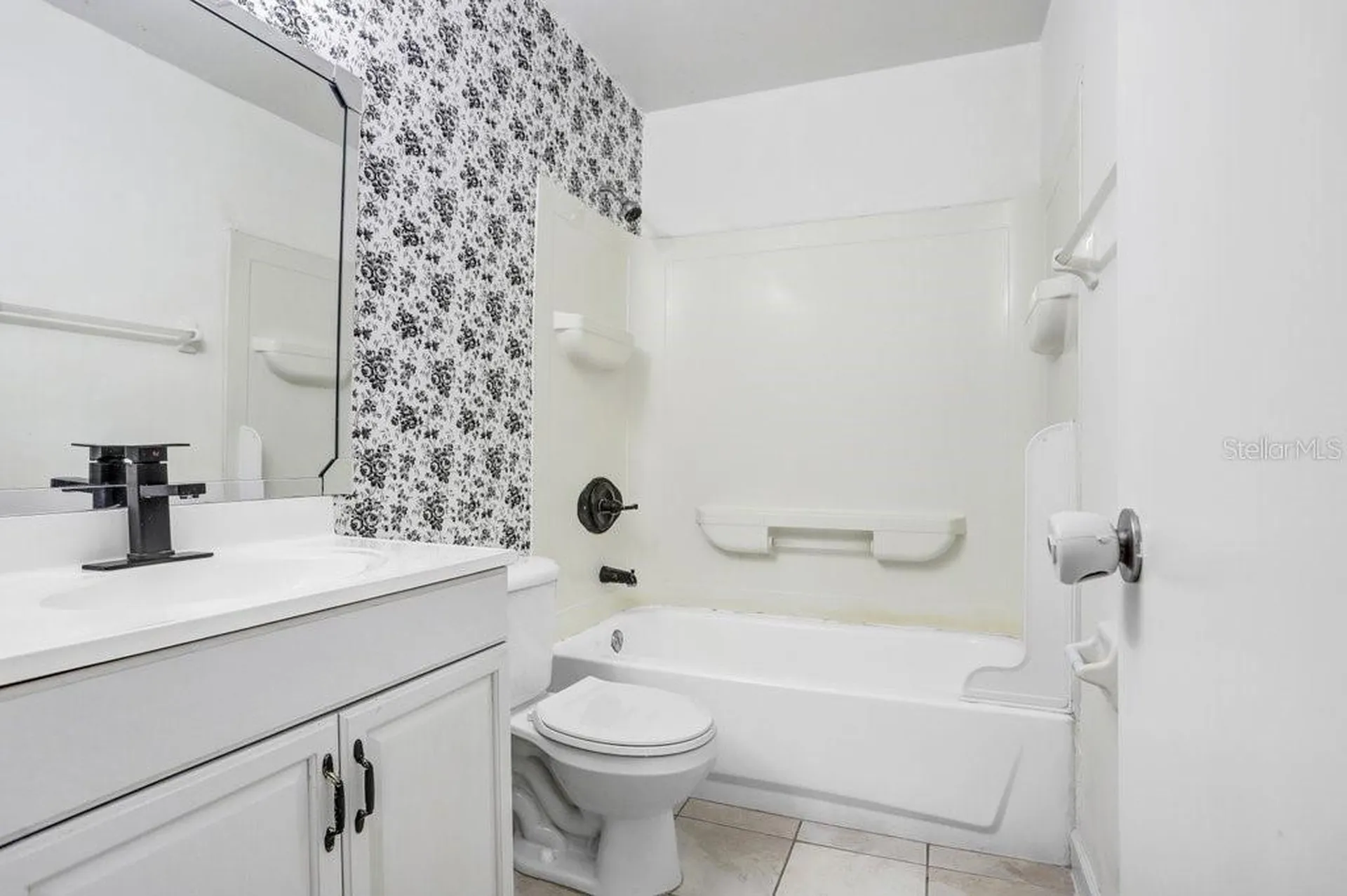 3821 S Lake Drive Tampa FL 33614