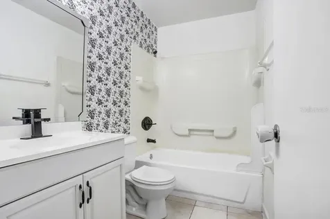 3821 S Lake Drive Tampa FL 33614