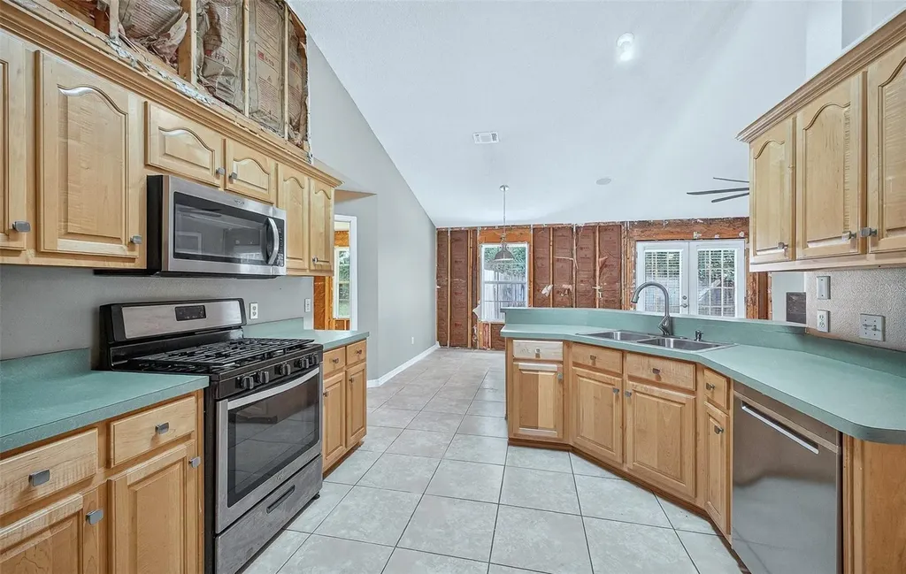 1548 Pelican Point Drive Cantonment FL 32533