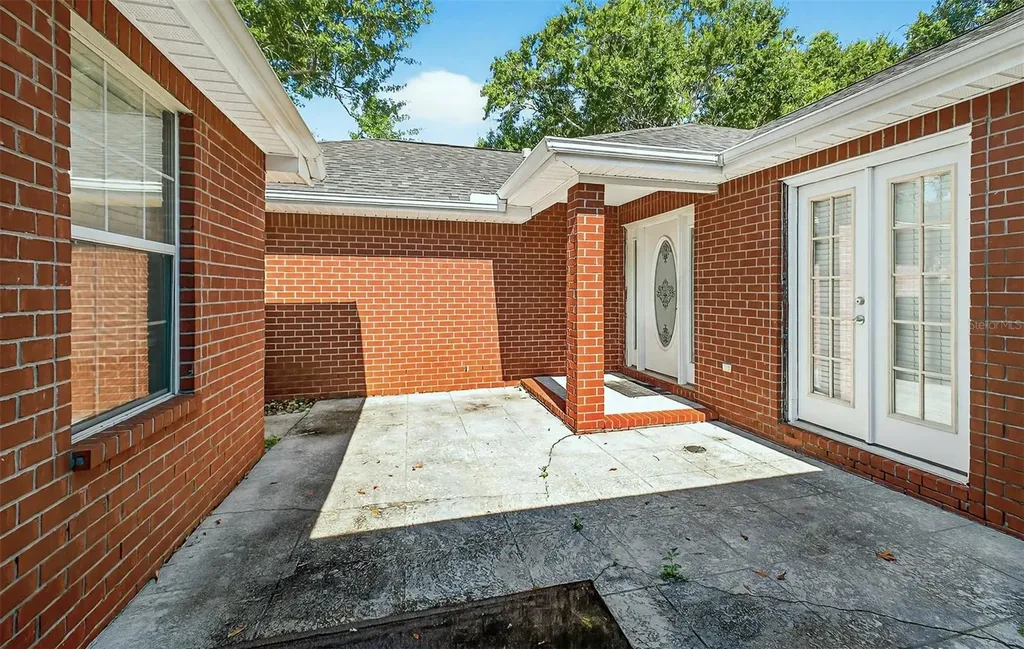 1548 Pelican Point Drive Cantonment FL 32533