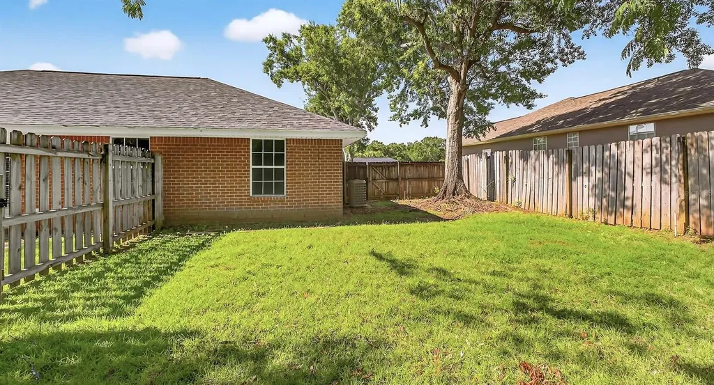 1548 Pelican Point Drive Cantonment FL 32533