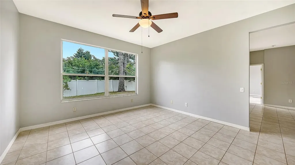 5513 47th Court E Bradenton FL 34203