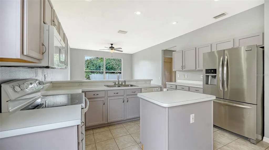 5513 47th Court E Bradenton FL 34203