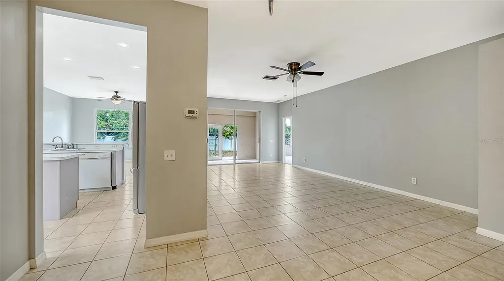 5513 47th Court E Bradenton FL 34203