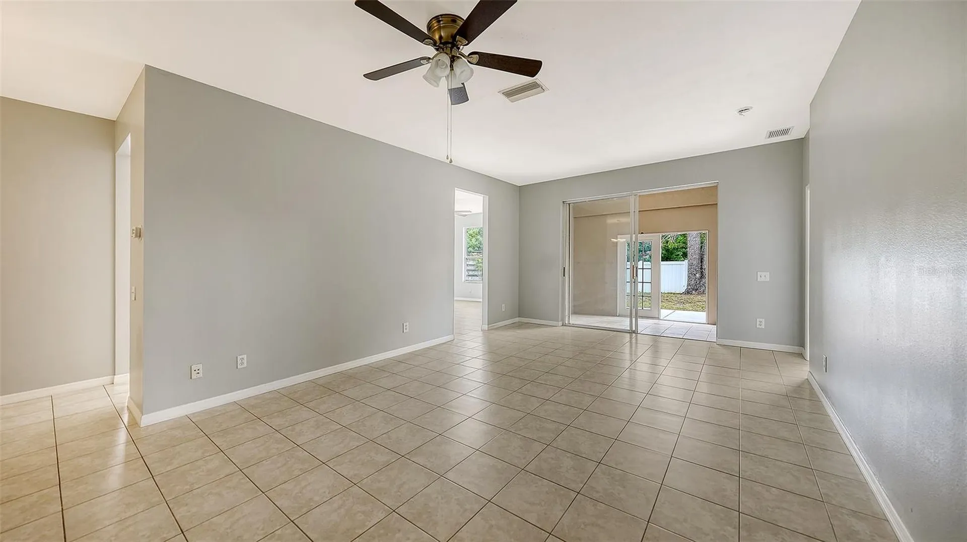 5513 47th Court E Bradenton FL 34203