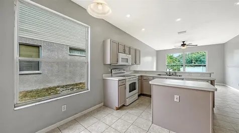 5513 47th Court E Bradenton FL 34203