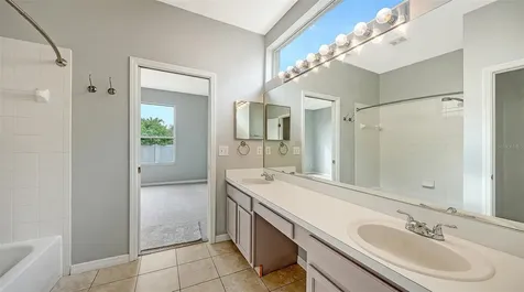 5513 47th Court E Bradenton FL 34203