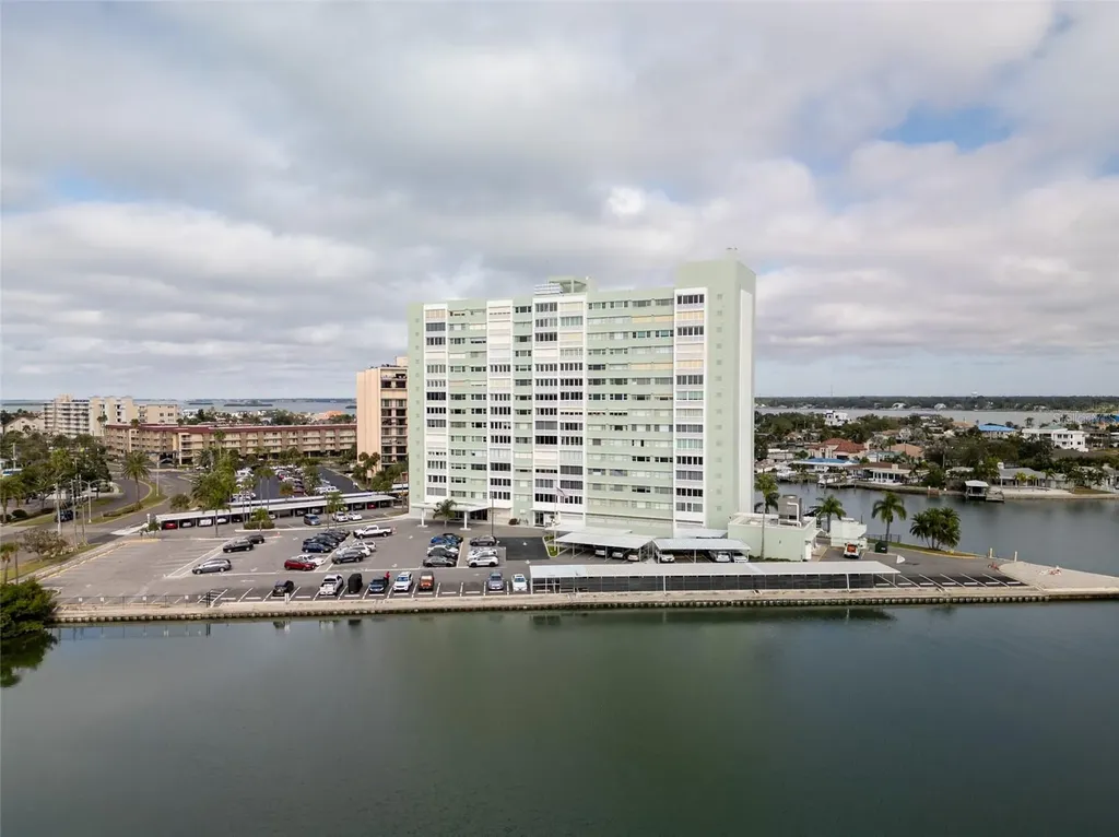31 Island Way Clearwater Beach FL 33767