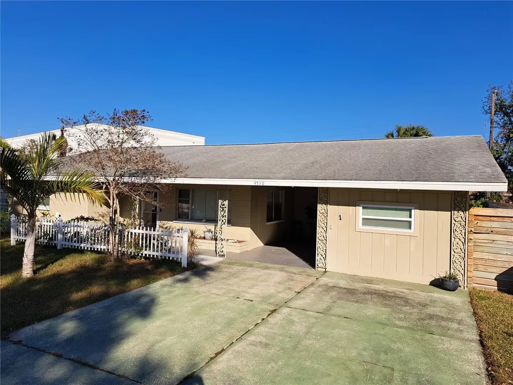 4530 19th Street Circle W Bradenton FL 34207