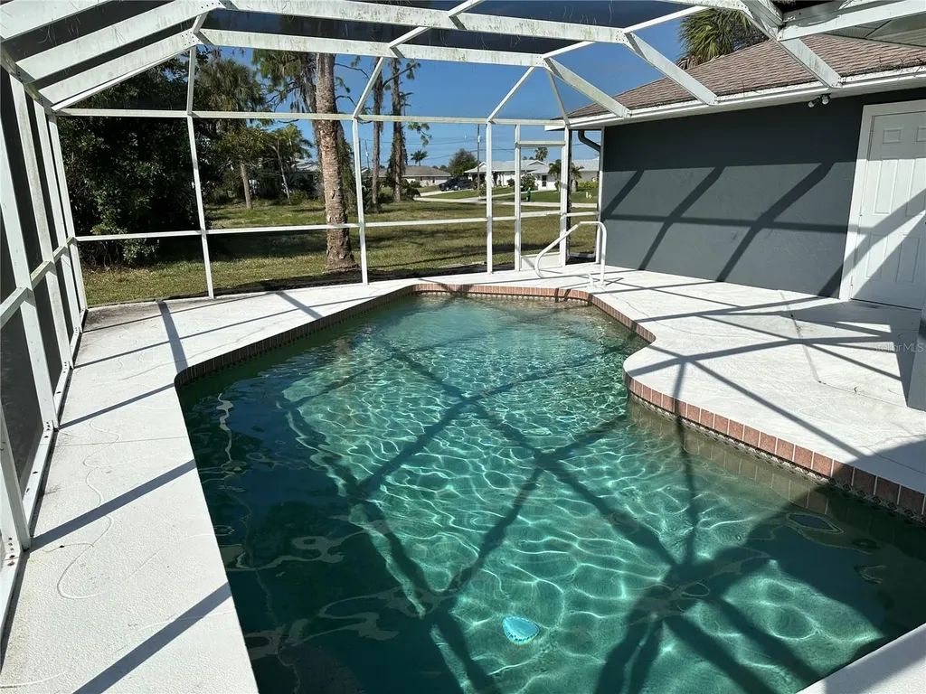 61 Mark Twain Lane Rotonda West FL 33947