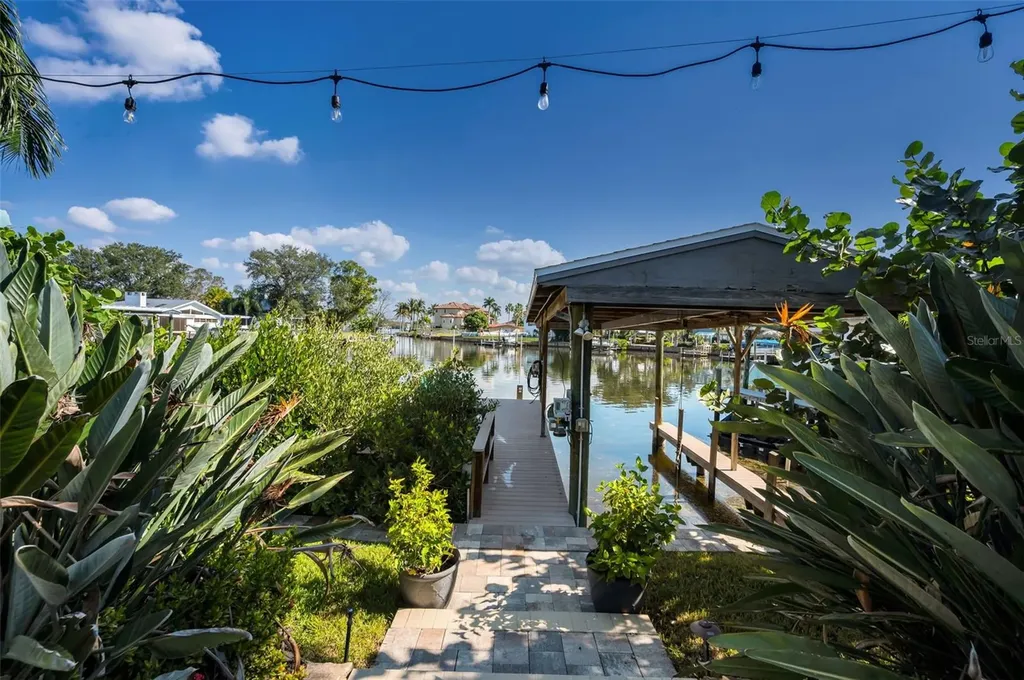 110 Carlyle Circle Palm Harbor FL 34683