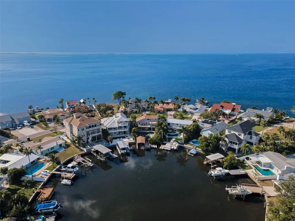 110 Carlyle Circle Palm Harbor FL 34683