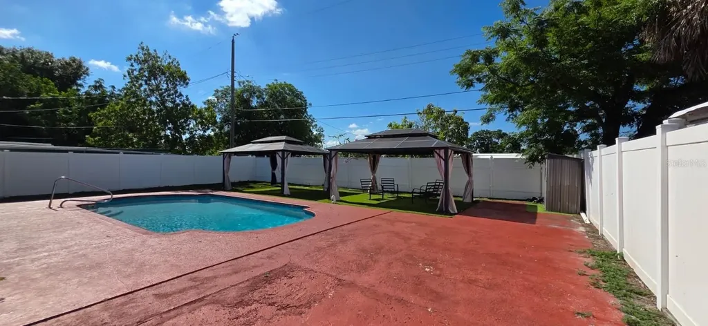 6813 Tuttle Street Tampa FL 33634