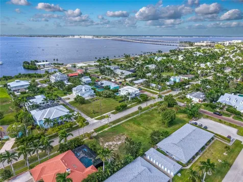 821 W Marion Avenue Punta Gorda FL 33950