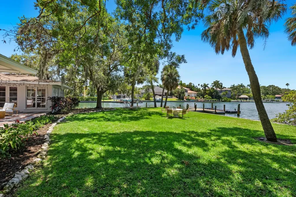 1542 Gulfview Drive Sarasota FL 34236
