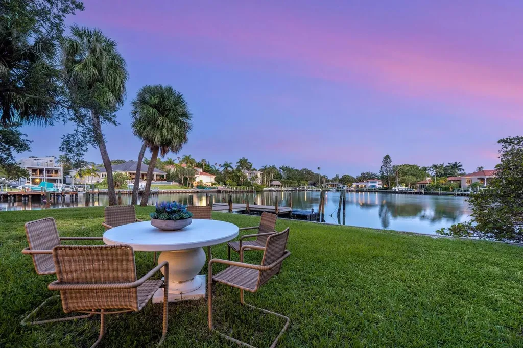 1542 Gulfview Drive Sarasota FL 34236