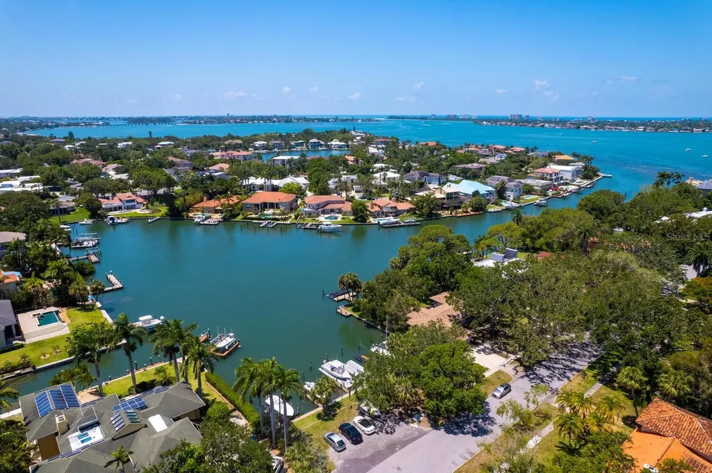 1542 Gulfview Drive Sarasota FL 34236