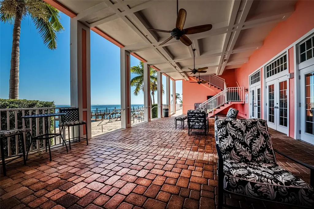 5176 Salmon Drive SE St Petersburg FL 33705