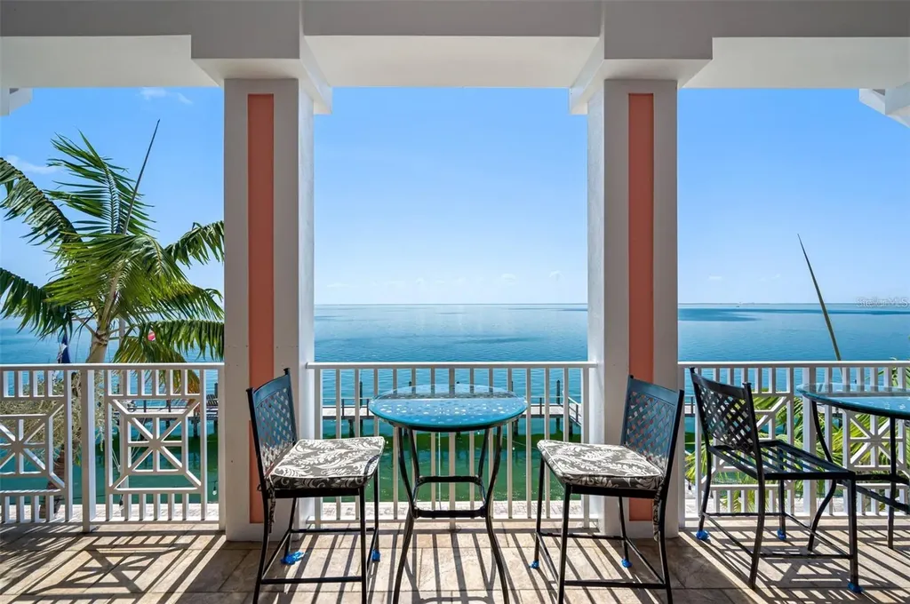 5176 Salmon Drive SE St Petersburg FL 33705