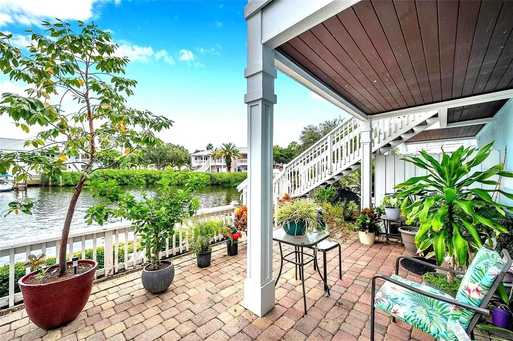 5176 Salmon Drive SE St Petersburg FL 33705