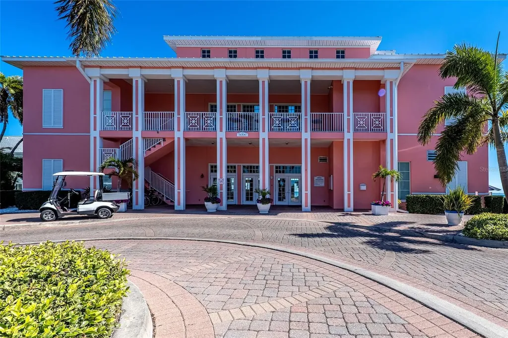 5176 Salmon Drive SE St Petersburg FL 33705