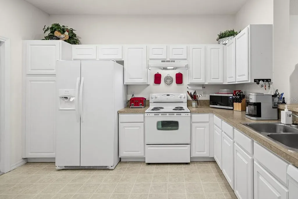 660 Spring Lake Circle Tarpon Springs FL 34688