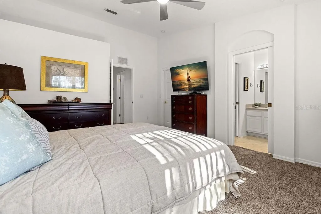 660 Spring Lake Circle Tarpon Springs FL 34688