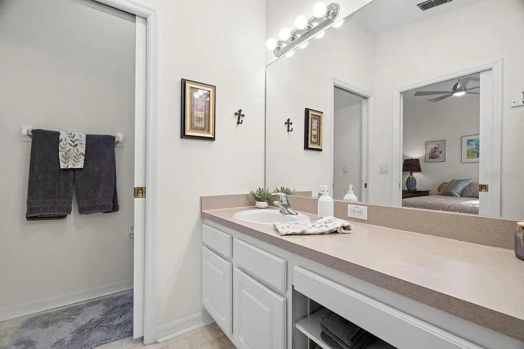 660 Spring Lake Circle Tarpon Springs FL 34688