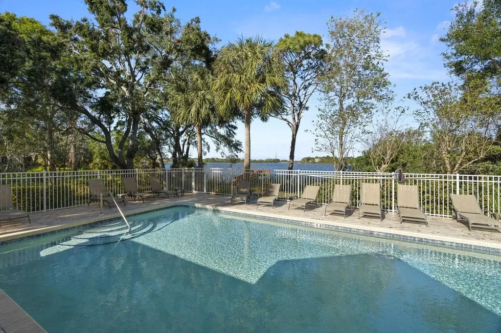 660 Spring Lake Circle Tarpon Springs FL 34688