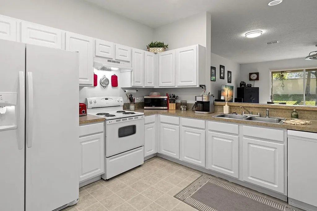 660 Spring Lake Circle Tarpon Springs FL 34688