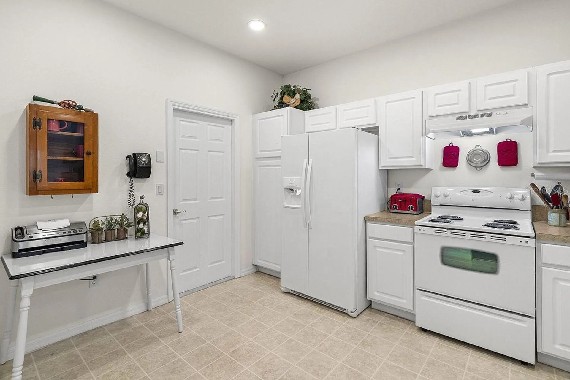 660 Spring Lake Circle Tarpon Springs FL 34688