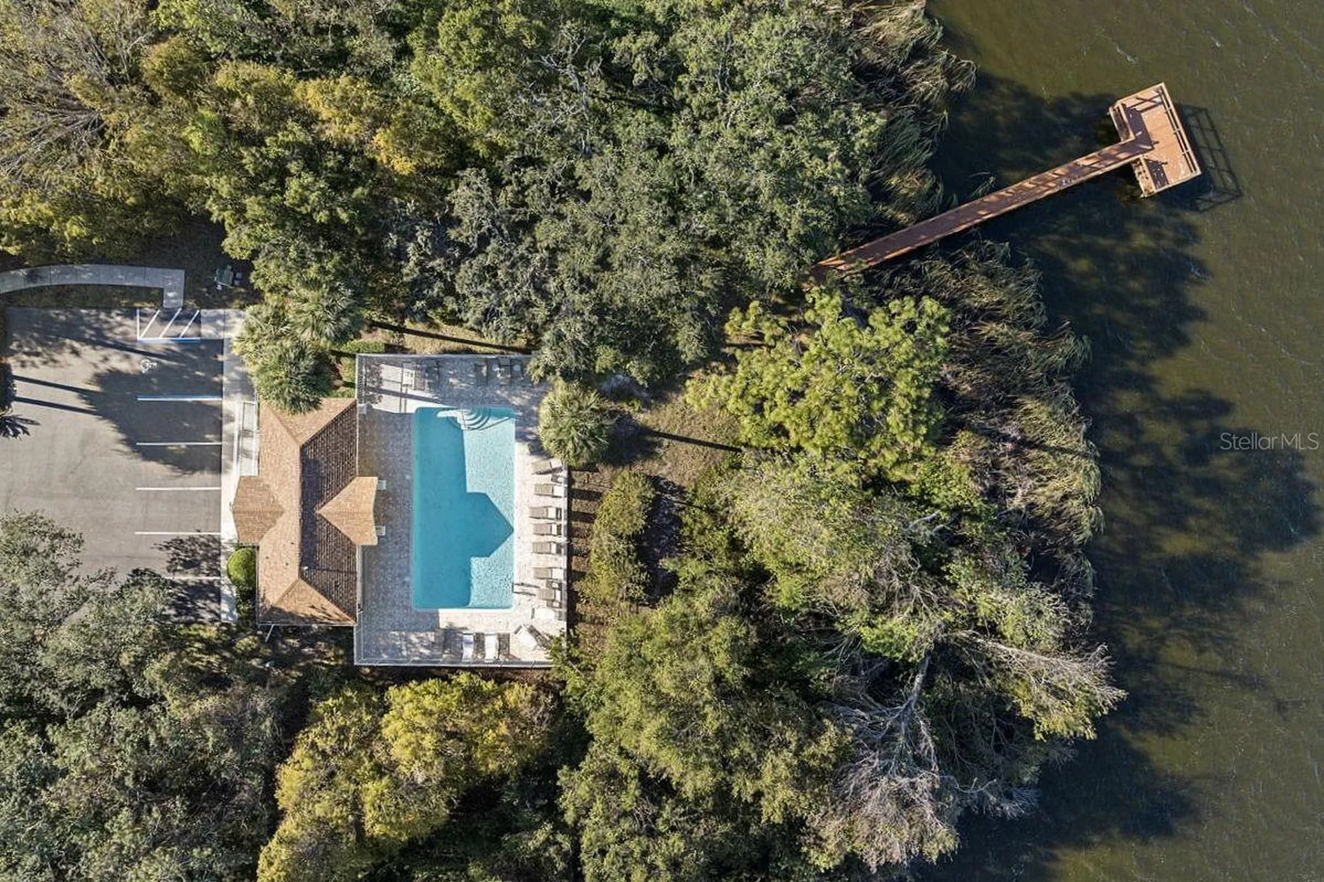 660 Spring Lake Circle Tarpon Springs FL 34688