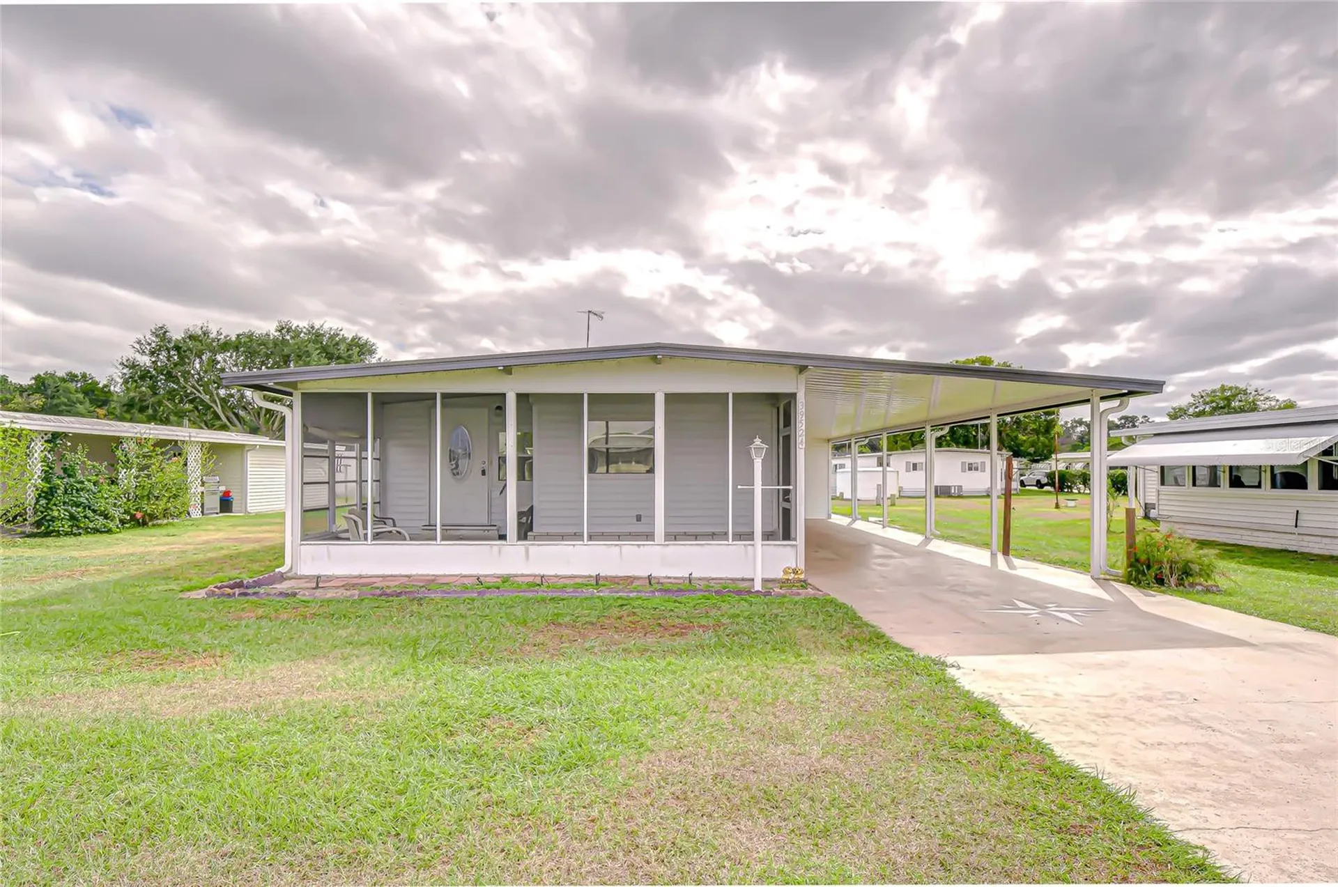 39524 Dundee Road Zephyrhills FL 33542