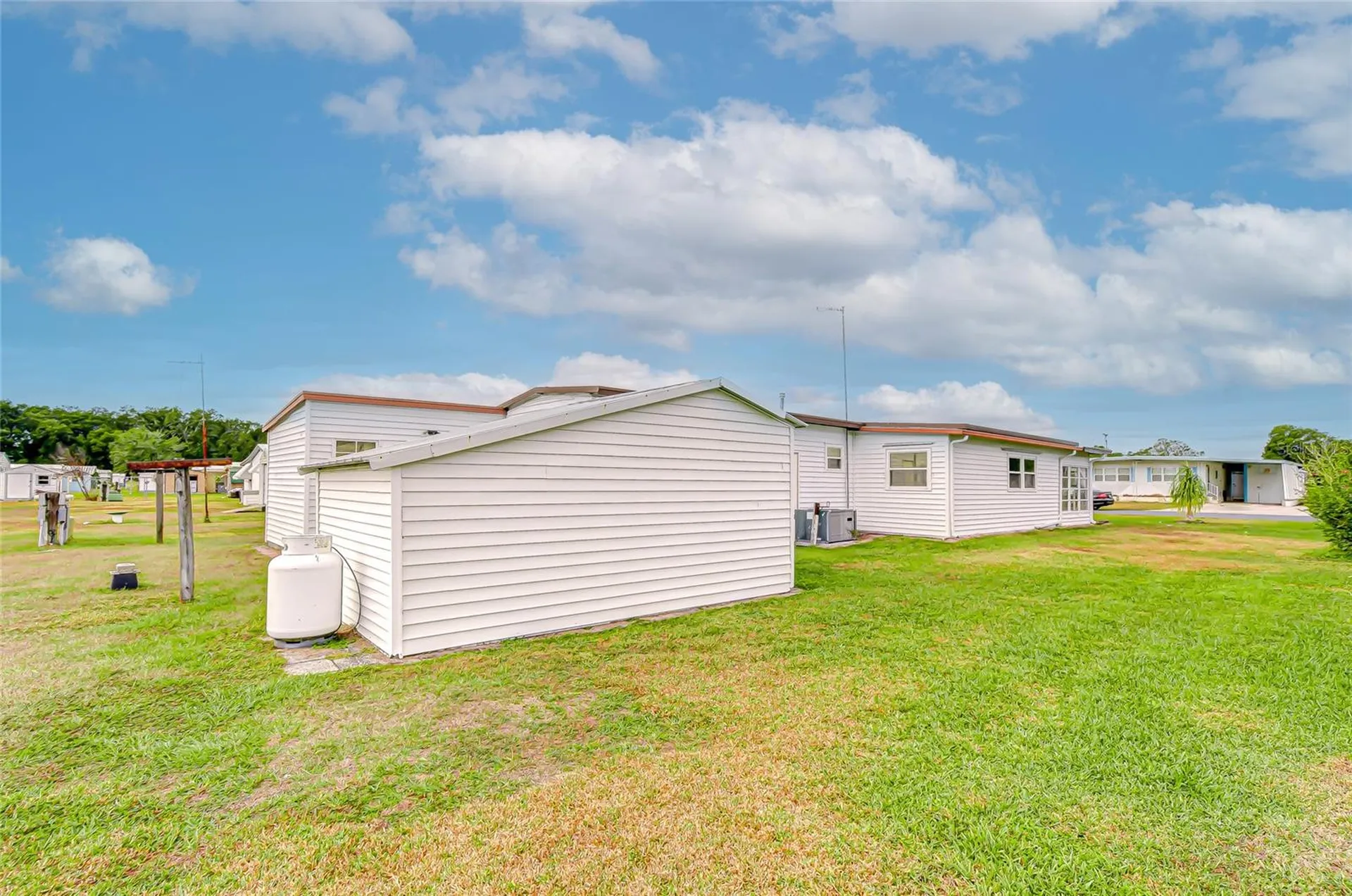 39524 Dundee Road Zephyrhills FL 33542