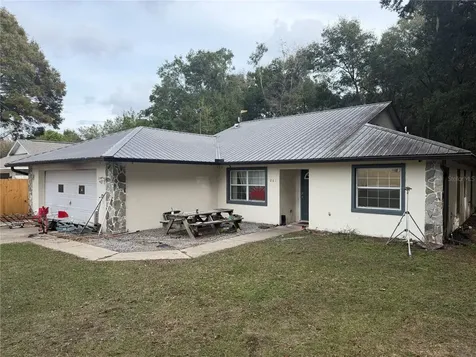 261 E Country Club Drive Williston FL 32696