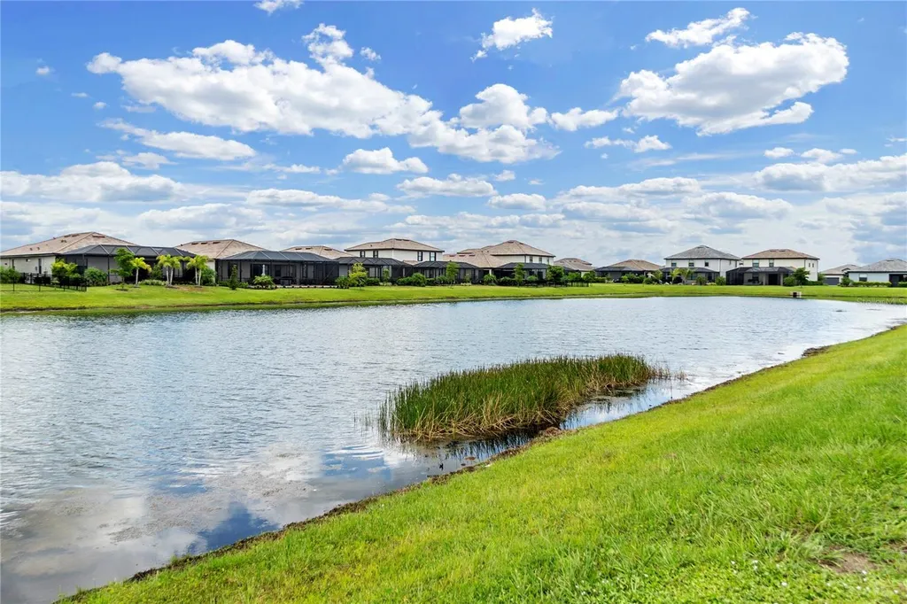 5239 Coral Reef Way Bradenton FL 34211