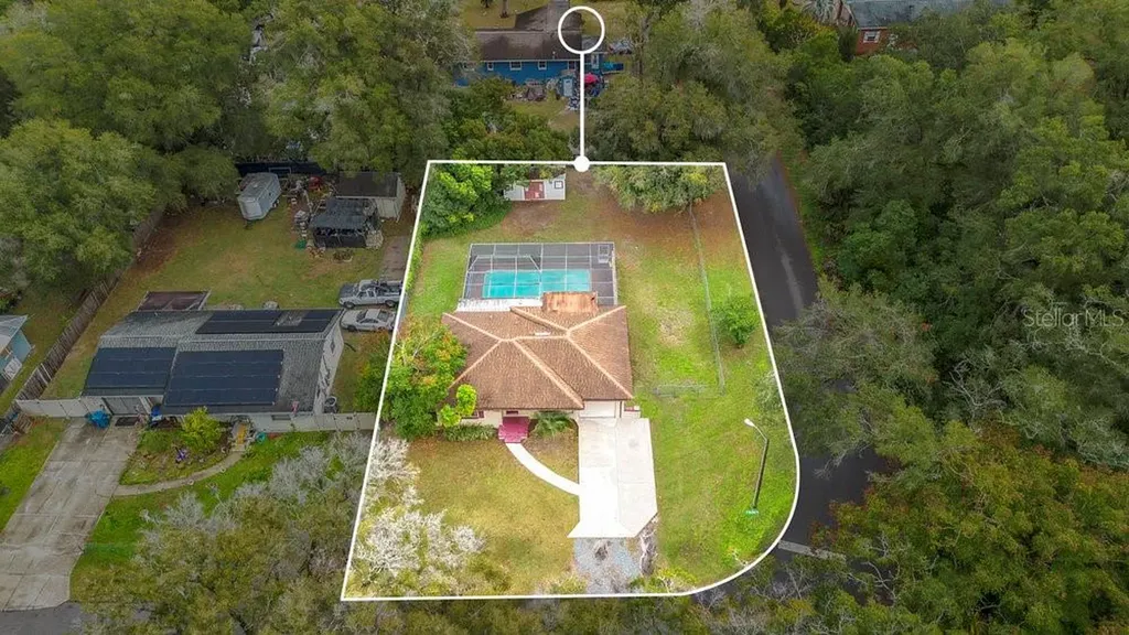 525 S Dexter Avenue Deland FL 32720