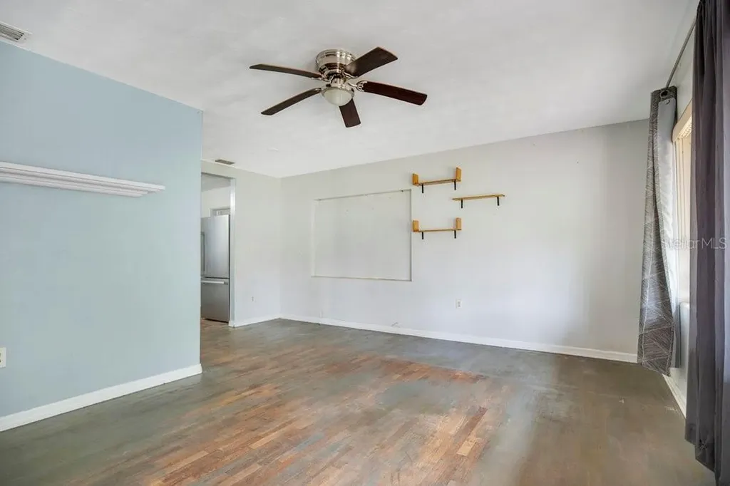 525 S Dexter Avenue Deland FL 32720