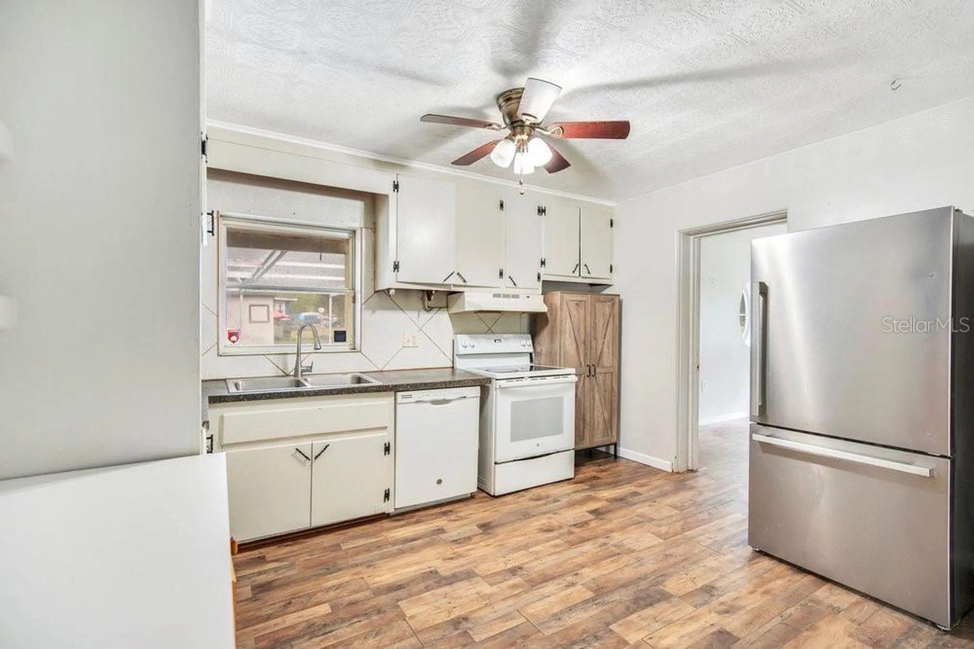 525 S Dexter Avenue Deland FL 32720