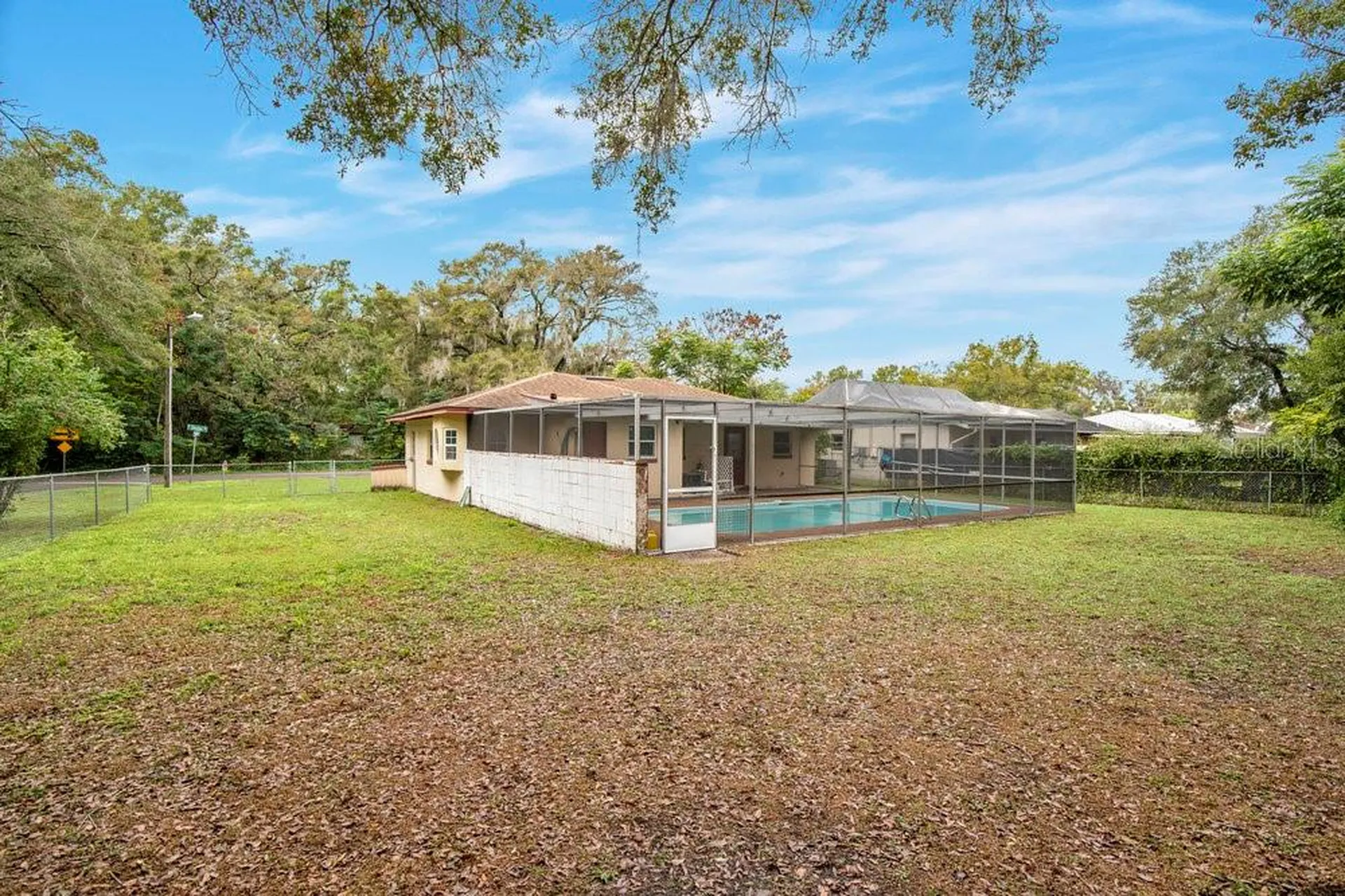 525 S Dexter Avenue Deland FL 32720
