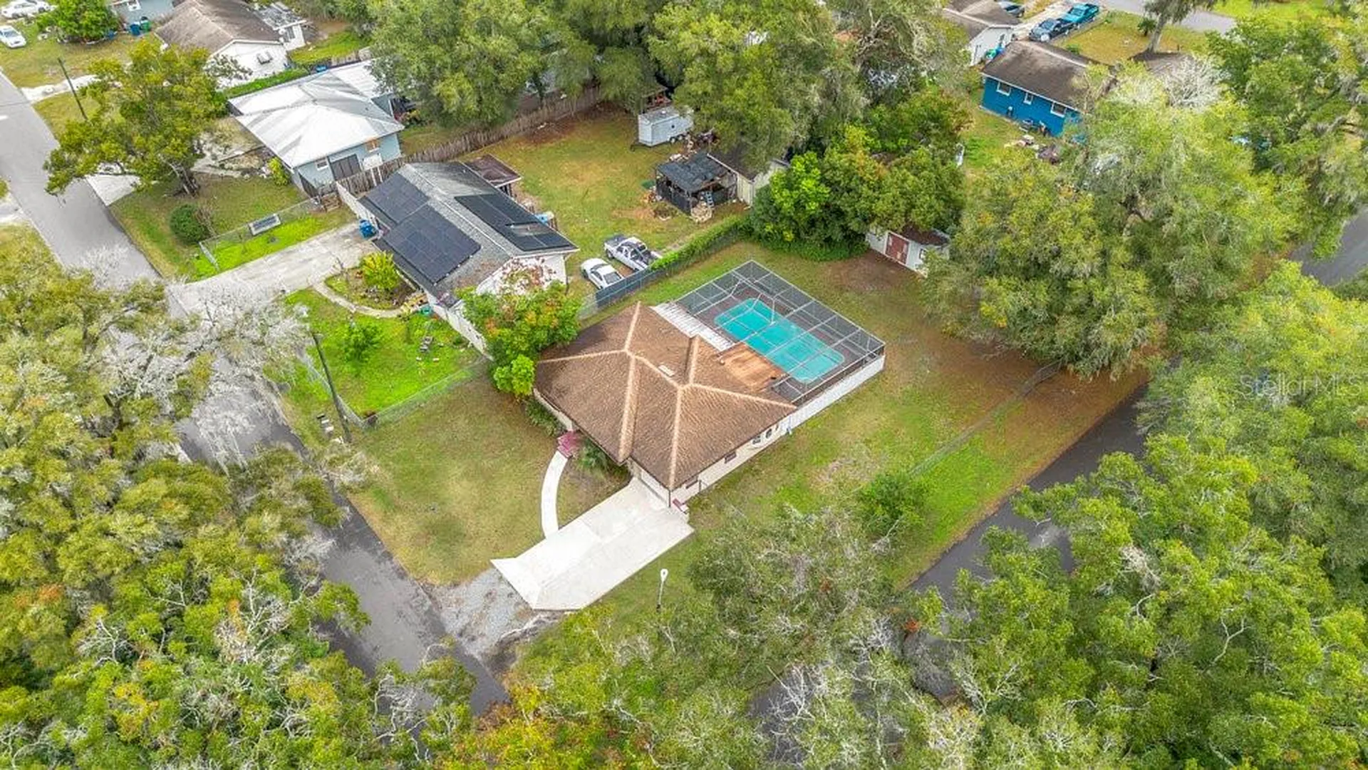 525 S Dexter Avenue Deland FL 32720