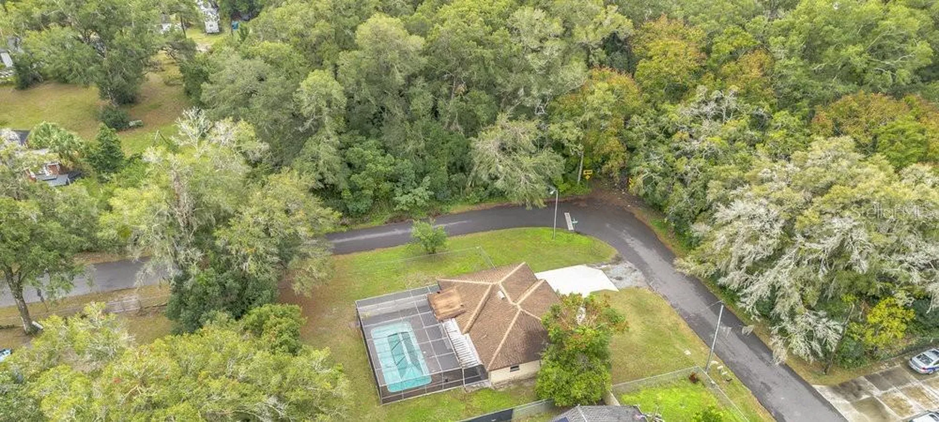 525 S Dexter Avenue Deland FL 32720