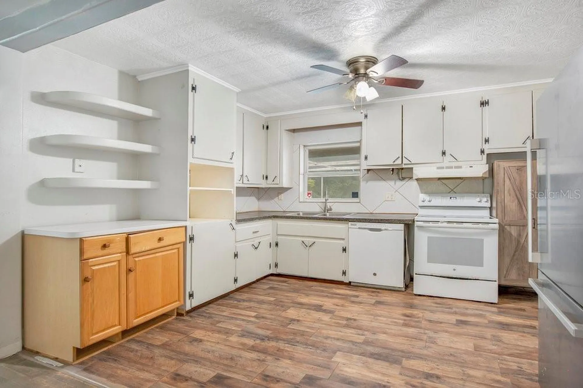 525 S Dexter Avenue Deland FL 32720
