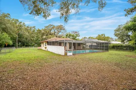 525 S Dexter Avenue Deland FL 32720
