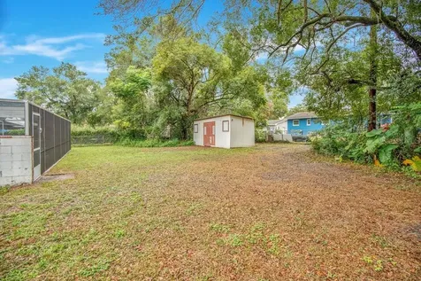 525 S Dexter Avenue Deland FL 32720