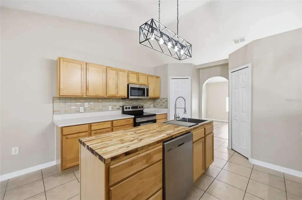 539 Granite Circle Chuluota FL 32766