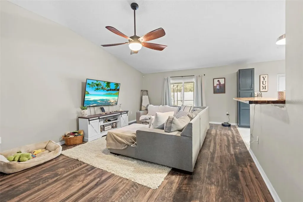 880 W Rum Place Dunnellon FL 34434