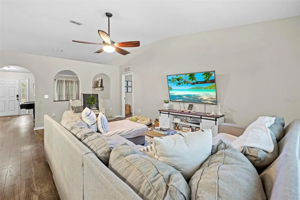 880 W Rum Place Dunnellon FL 34434