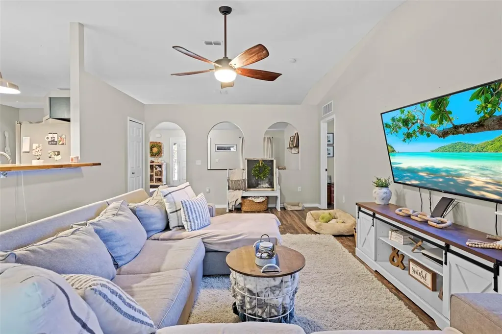 880 W Rum Place Dunnellon FL 34434